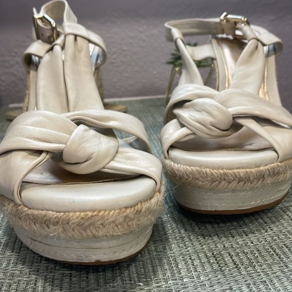 #186 Antonio Melani Cream Color Wedges - Picture 6 of 6